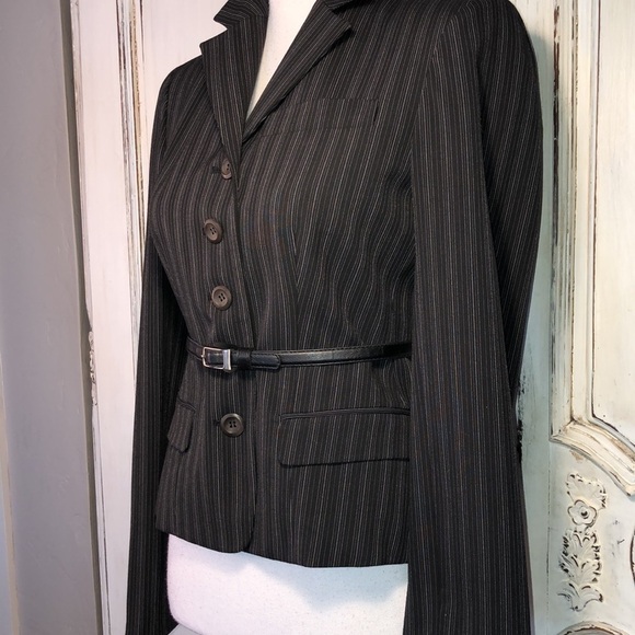 AK Anne Klein Pin Stripe 5 Button Belted Business Blazer Size 2P - Picture 3 of 13